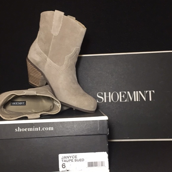 Shoemint Janice suede taupe booties size 6 - Picture 4 of 5